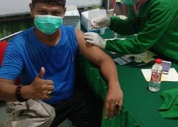 Mbah Joyo dan Anggotanya divaksinasi Covid-19 di Klinik Nurhidayah Bantul