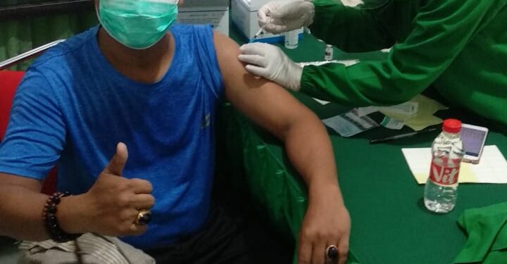 Mbah Joyo dan Anggotanya divaksinasi Covid-19 di Klinik Nurhidayah Bantul