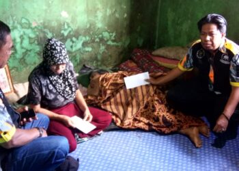 LSM GMBI KSM Penengahan Bagikan Infak Shodaqoh di Enam Desa