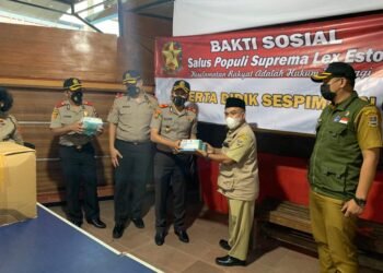 Peserta Didik Sespimmen Angkatan 61 Serahkan 7.000 Masker Untuk Kecamatan Lembang