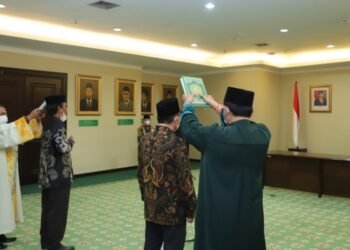 Rektor UIN Riau dan IAHN Mataram Dilantik