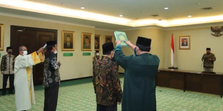 Rektor UIN Riau dan IAHN Mataram Dilantik