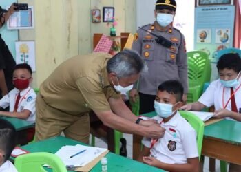 Bupati Franky Kunjungi SD Mater Dei dan SD Negeri 2 Amurang