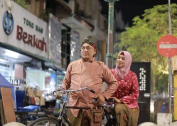 Tokoh Masyarakat Kawasan Malioboro Buka Penyewaan Pakaian Adat Jawa Untuk Pengunjung