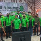 Majelis Pertimbangan Organisasi (MPO) Sudiarto menyerahkan Pataka kepada Ketua Umum SBSI 1992 periode 2021-2026 Abednego Panjaitan, Minggu (24/10/2021) di Gedung Mula Kota Tua, Jakarta