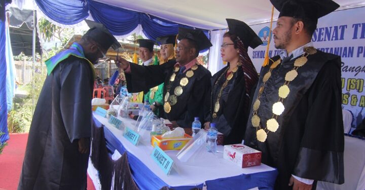 STIPER Petra Baliem Wamena Wisuda 45 Sarjana Pertanian