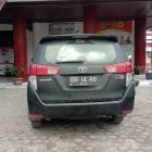 Tampak mobil kendaraan dinas Kepala Inspektorat disulap menjadi plat hitam