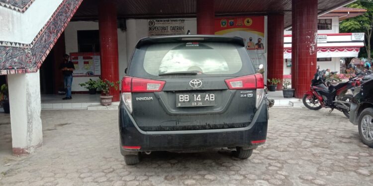 Kepala Inspektorat Taput Cuti Tiga Bulan, Mobil Dinas Jadi Plat Hitam