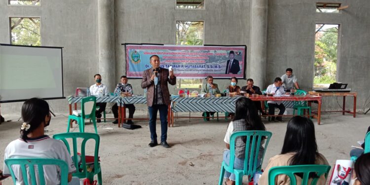 Dr Jonius Taripar P Hutabarat Sosialisasi Fasilitas Pencegahan Narkoba dan HIV/Aids di Desa Pohan Tonga