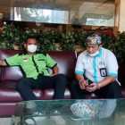 Ketua DPC SBSI 1992 Jakarta Pusat Kristoforus Nusa saat memberikan keterangan Pers kepada kru peristiwaindonesia.com Marjuddin Nazwar, Kamis (2/11/2021) di Jakarta