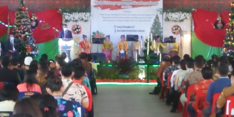 Thema Natal Oikumene Kabupaten Toba Tahun 2021 “Cinta Kasih Kristus Yang Menggerakkan Persaudaraan”
