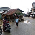 Salah satu rumah warga rusak akibat diterjang banjir
