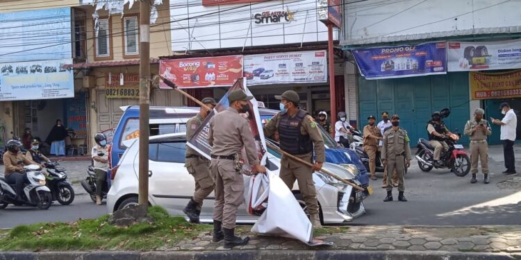 Di Medan Sunggal, Bulan Bakti Praja Wibawa Sosialisasikan PKL, Prokes, Penertiban Spanduk & Parkir Liar