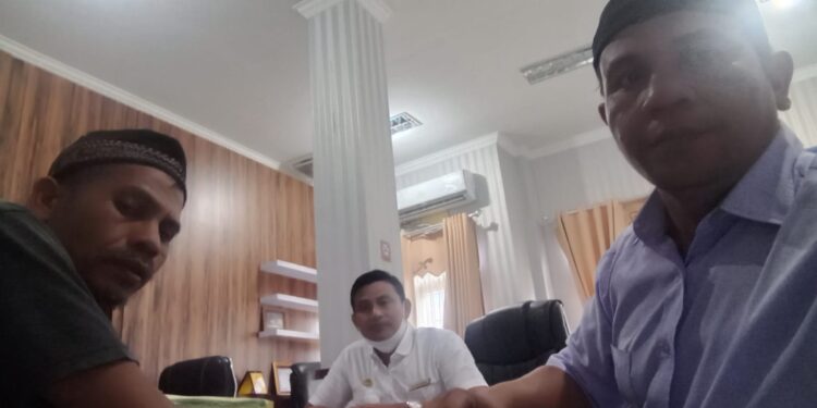 Masyarakat Tanjung Betik Keluhkan Partisipasi Pemkab Singkil Tentang Pengaspalan Jalan Desa Yang Belom Terealisasi