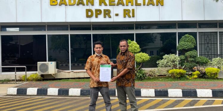 KTH Sejahtera Gunung Baringin Tapsel Serahkan Pengaduan ke Ketua DPR RI