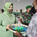 Ketua Persit Kartika Chandra Kirana PD XVII/Cendrawasih Serahkan Tali Asih ke Yayasan Difable Nabire Melalui Kodim 1705/Nabire