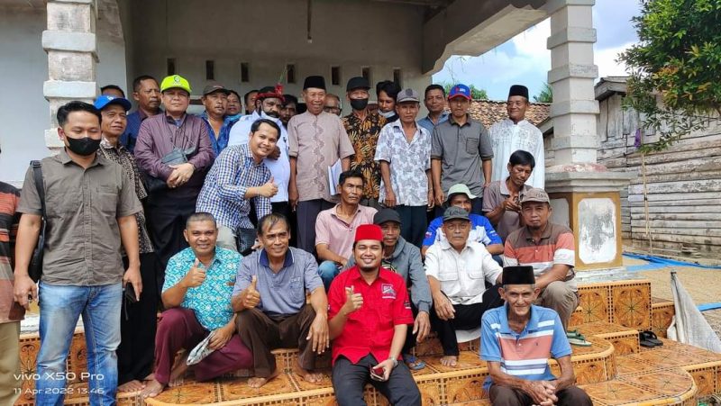 Warga transmigrasi SP-1, SP-2 dan SP-3 Desa UPT Way Terusan, Kecamatan Bandar Mataram, Kabupaten Lampung Tengah, Propinsi Lampung bersama Lenis Kogoya, Senin (11/4/2022)