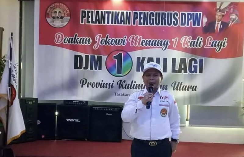 Abednego Panjaitan saat melantik pengurus relawan DJM 1 Kali Lagi Propinsi Kalimantan Utara di Tarakan