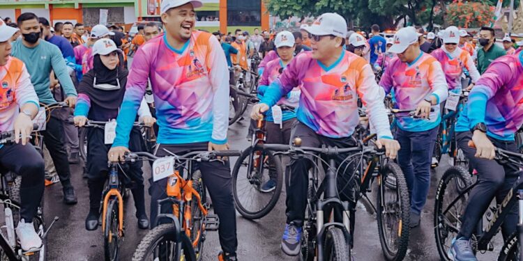 HUT APEKSI, Bobby Nasution & Wali Kota se-Indonesia Ikuti Sepeda Santai