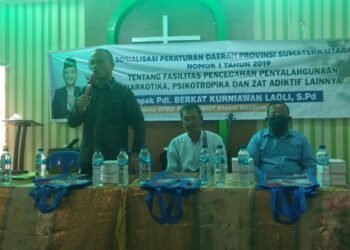 Pdt Berkat Kurniawan Laoli SPd Berbagi Tali Kasih. BantU Beras Kepada PKL dan Pengusaha Mikro di Kota Gunungsitoli