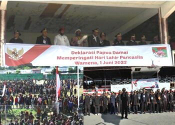 TNI Bersama Polri Membantu Kegiatan Deklarasi Papua Damai di Lapangan Pendidikan Wamena Kab. Jayawijaya