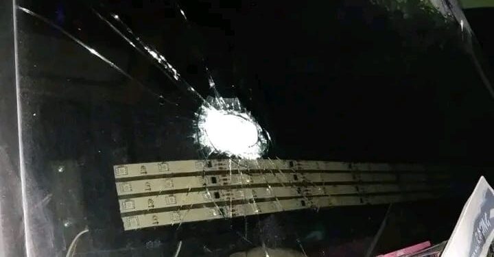 PELEMPARAN KACA MOBIL YANG DILAKUKAN ORANG TAK BERTANGGUNG JAWAB
