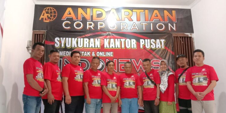 Syukuran Kantor Baru Media-Indonews Berlangsung Sederhana Namun Penuh Makna