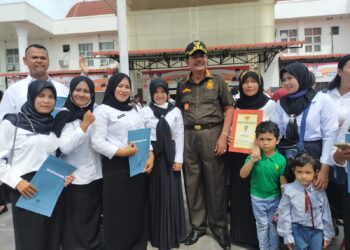 Serahkan SK Pengangkatan 504 Guru, Bupati Nias Barat Berharap Kedepankan Disiplin & Etika Profesi