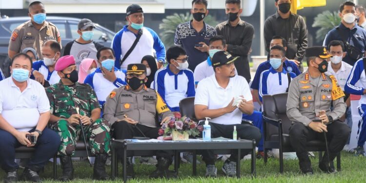 Peringati May Day, Bobby Nasution Serahkan Paket Sembako dan akan Sampaikan Aspirasi Serikat Buruh