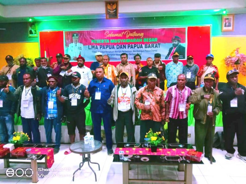 Peserta Musyawarah Besar Lembaga Masyarakat Adat (LMA) Papua