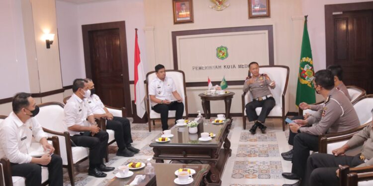 Dukung Penerapan E-TLE Mobile, Bobby Nasution: Bisa Sinkronkan Dengan CCTV Milik Pemko Medan Agar Penertiban Lalu Lintas Lebih Efektif