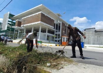 Ciptakan Pasar Bersih dan Nyaman, Pegawai PUD Pasar Mulai Gotroy Secara Berkala