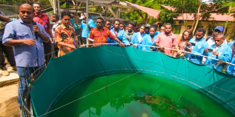 Puluhan Mahasiswa STIPER-PBW Studi Tour ke Kampus STIPER Santo Thomas Aquinas Jayapura