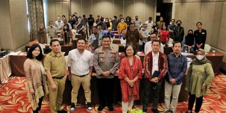 Hadiri Diskusi Publik Tentang Kebebasan Berpendapat dan Berekspresi dalam Kebebasan Pers Kepala Dinas Kominfo Kota Medan : Pers Memiliki Peran Aktif Dalam Pembangunan Kualitas Demokrasi Negara