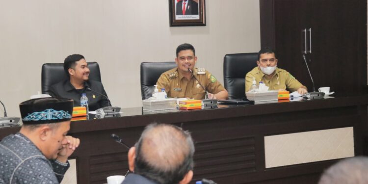 Terima Kunjungan Pimpinan & Anggota DPRD Sumut Dapil I & II, Bobby Nasution Minta Pemko Medan Masuk Jadi Pemegang Saham Di PDAM Tirtanadi