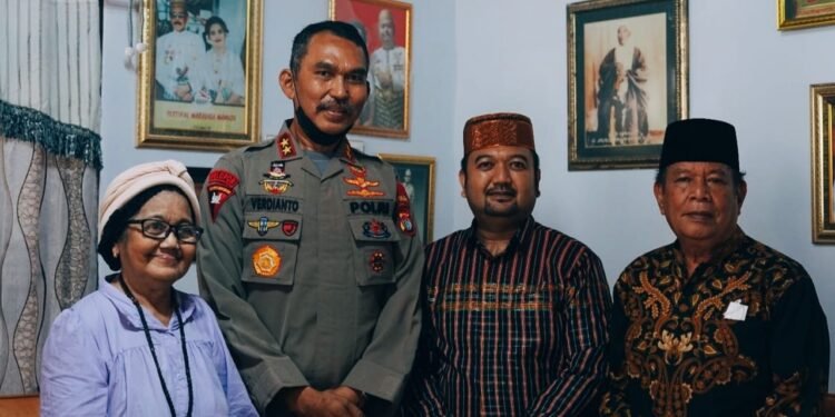 Kapolda Sulbar Kunjungi Kediaman Raja Mamuju
