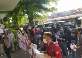 Aksi Mahasiswa Geruduk Dinas Pendidikan Kota Bekasi, Tuding PPDB Online Gagal