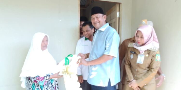 Bedah Rumah Warga, Pemkab & Baznas Langkat Bersinergi Entaskan Kemiskinan