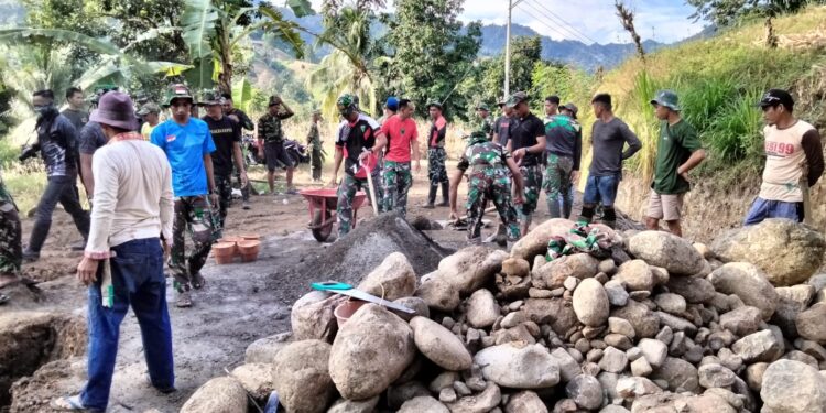 Kegiatan Tentara Manunggal Masuk Desa ke-114 di Mamuju Memasuki Hari Kedua