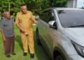 Pj Gubernur Paulus Waterpauw Hibahkan Mobil Operasional ke Dewan Adat Papua
