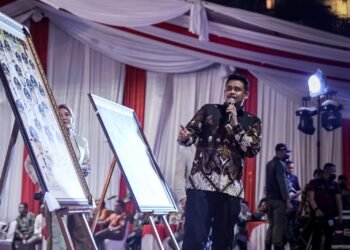 Lukisan Wajah-wajah Wali Kota Terjual Rp125 Dalam Lelang di Malam Temu Ramah Raker Komwil I Apeksi di Medan