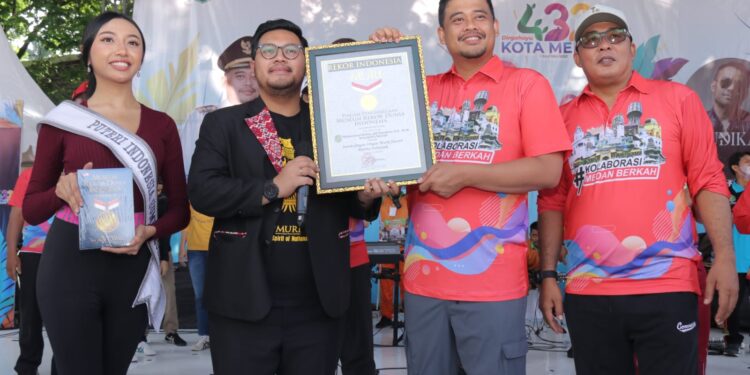 Kado HUT Kota Medan, Bobby Nasution Terima Penghargaan Rekor MURI & Surat Pencatatan HAKI Atas 6 Kekayaan Intelektual