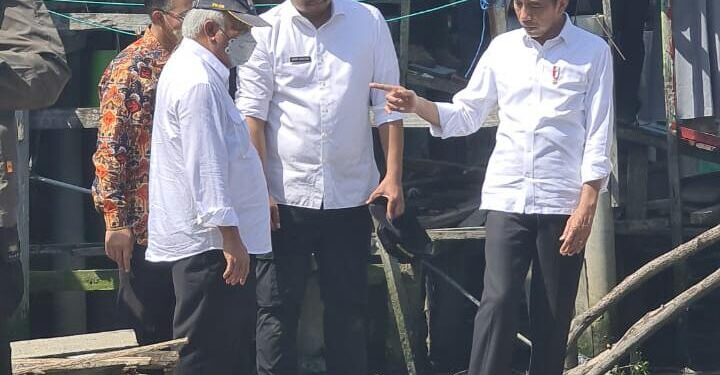 Bersama Presiden RI dan Gubsu, Wali Kota Medan Tinjau Langsung Bedah Rumah di Kampung Belawan Bahari