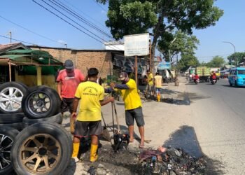 Pemko Medan Normalisasi Drainase Dijalan Letda Sujono