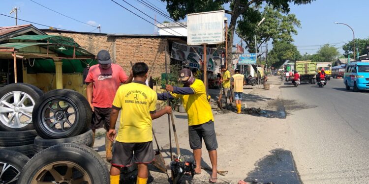 Pemko Medan Normalisasi Drainase Dijalan Letda Sujono