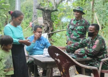 Tim Kesehatan TMMD ke-114 Kodim 1418/Mamuju Berikan Pelayanan Kesehatan kepada Warga