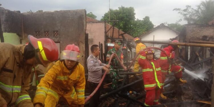 Korsleting Listrik Akibat Satu Rumah Hangus Terbakar di Jasinga Bogor