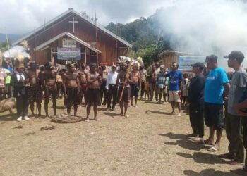Jelang 50 Tahun Emas Injil Masuk di Lembah Mabualem, Panitia Datangkan Tukang Bangunan Dirikan Tugu Injil