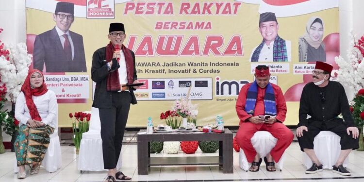 Sandiaga Uno Buka Pesta Rakyat di Bekasi Diprakarsai Ketum Jawara Aini Kartaatmadja