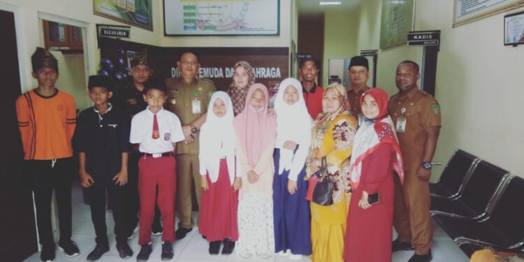Kadispora Langkat Secara Simbolis Lepas Kontingen Pekan Kebudayaan Daerah